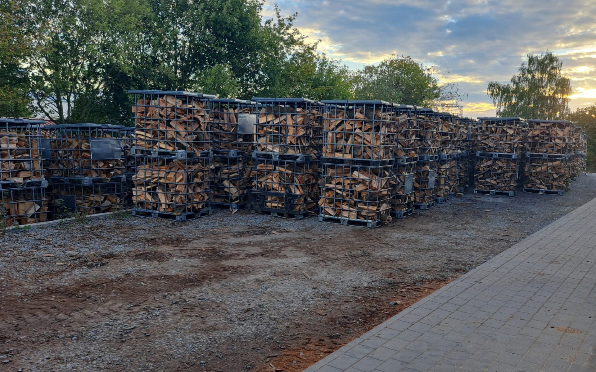 Das Main Brennholz Gelände